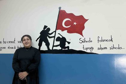 cizdigi-resimler-ile-okul-duvarlarina-estetik-bir-gorunum-kazandiriyor