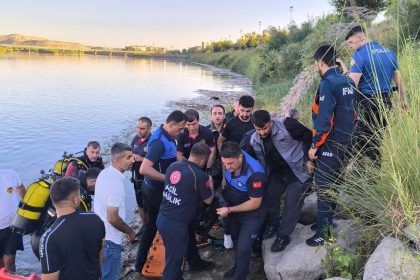 cizrede-kopruden-nehre-atlayan-gencin-cansiz-bedenine-ulasildi