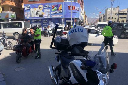 erzincanda-motosikletlilere-siki-denetim