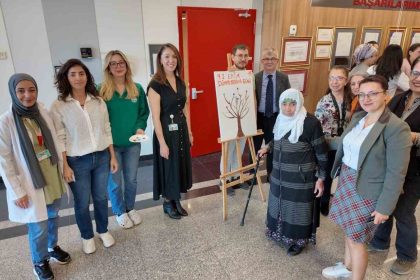 eskisehir-sehir-hastanesinde-yaslilar-gunu-standi-kuruldu