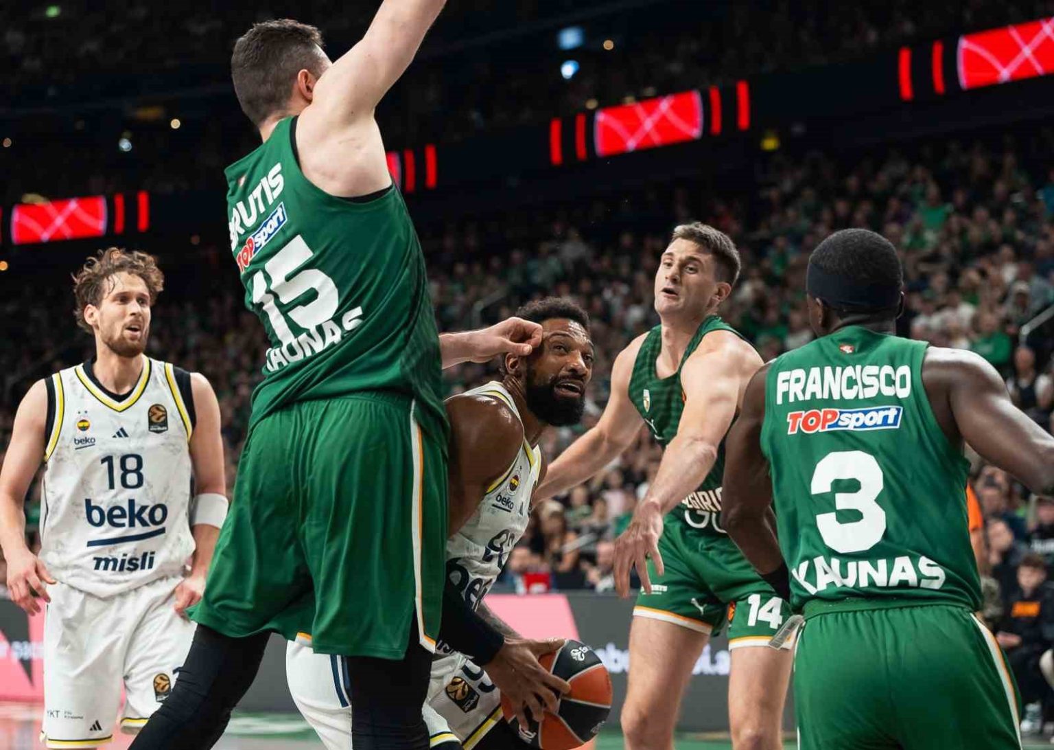 euroleague-zalgiris-kaunas-84-fenerbahce-81