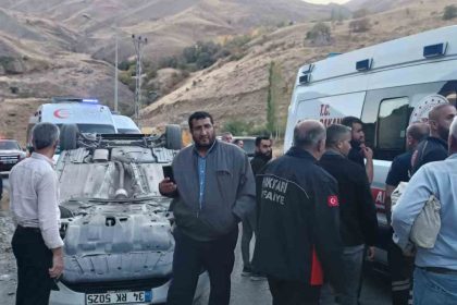 hakkaride-kontrolden-cikan-otomobil-takla-atti-3-yarali