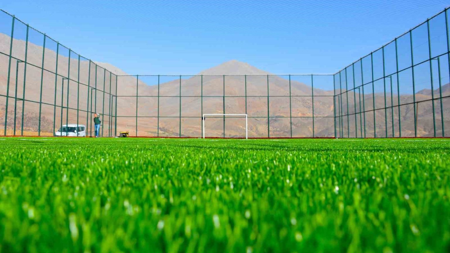 kahramanmarasta-11-ilceye-35-yeni-sentetik-saha