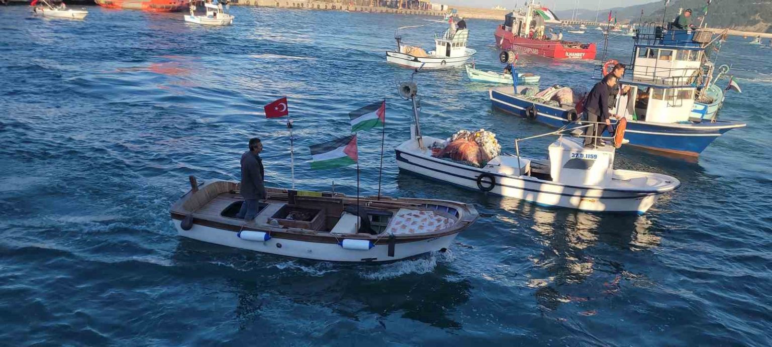 karadenize-acilan-balikcilardan-filistine-ozgurluk-cagrisi