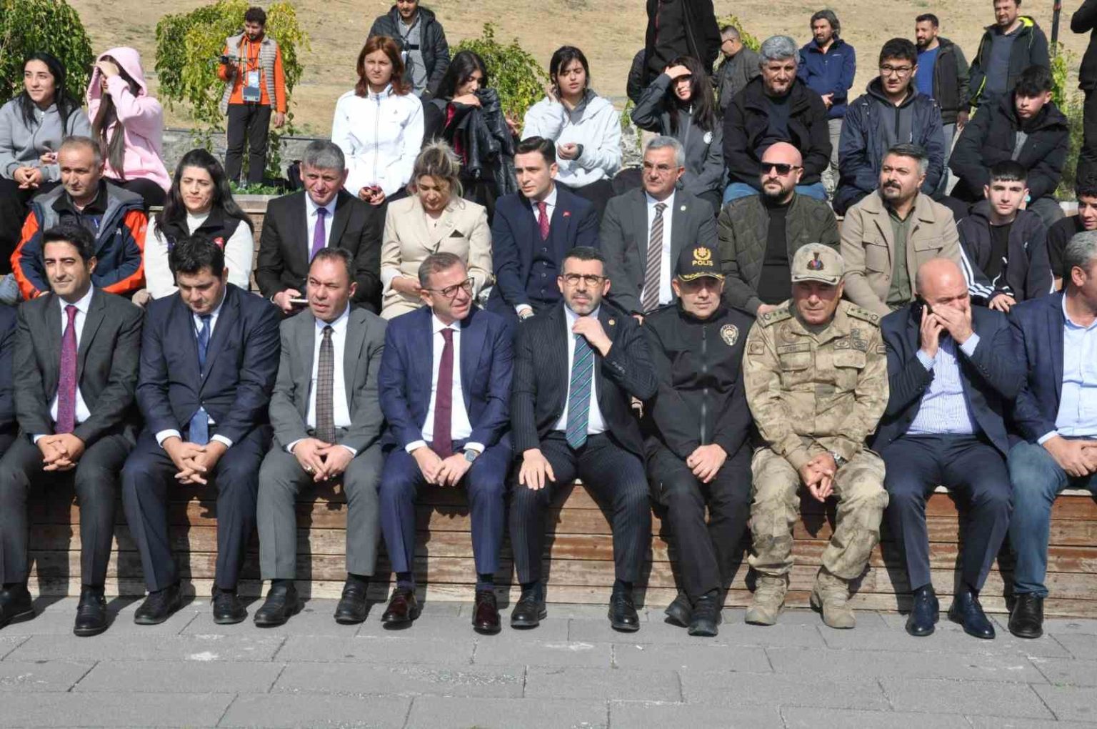 karsta-festival-renkli-goruntulere-sahne-oldu