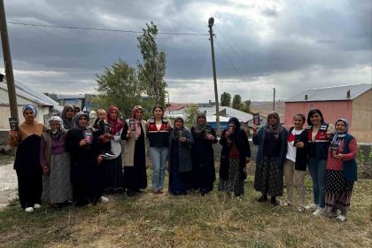 karsta-jandarma-kadinlari-kades-hakkinda-bilgilendiriyor