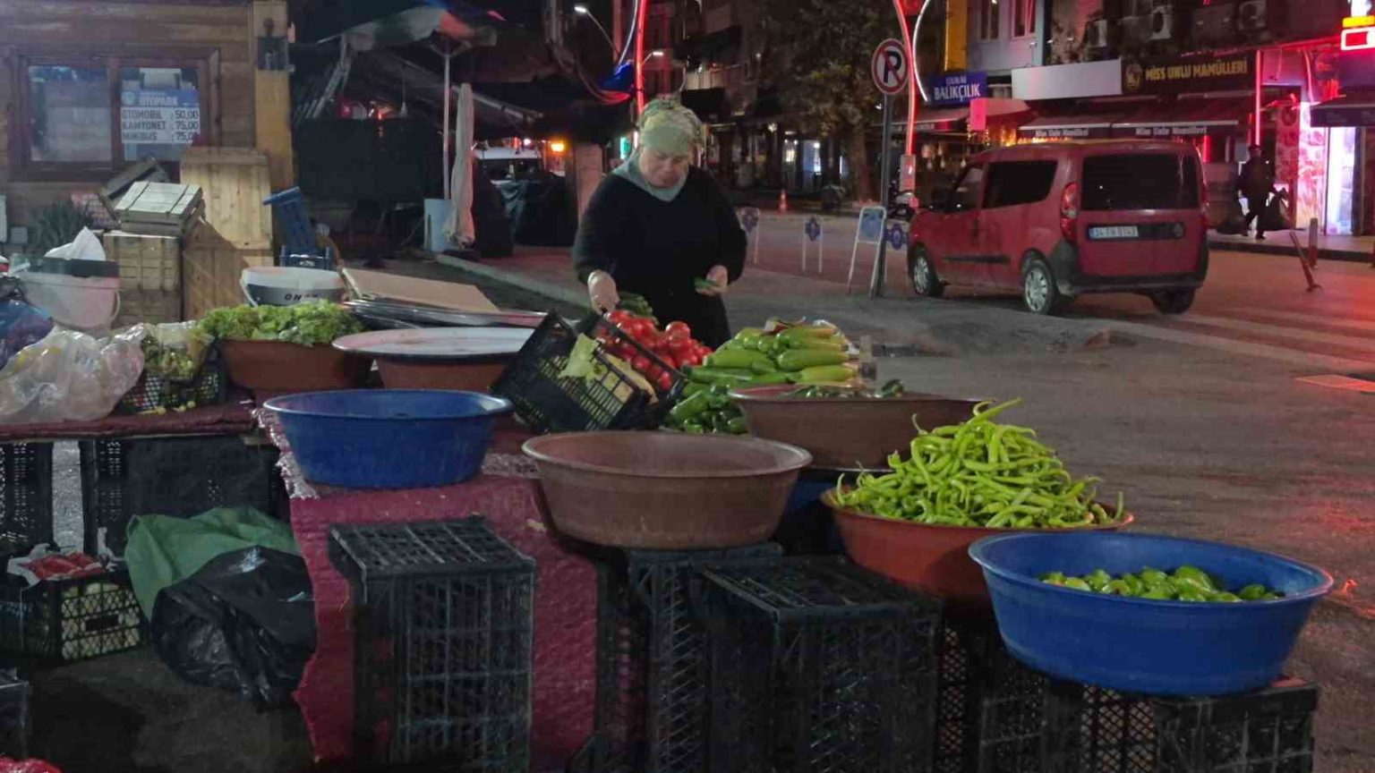 koylu-kadinlar-200-yildir-bu-pazarda-bulusuyor