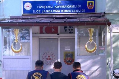 kutahyada-11-yil-5-ay-kesinlesmis-hapis-cezasiyla-aranan-sahis-yakalandi