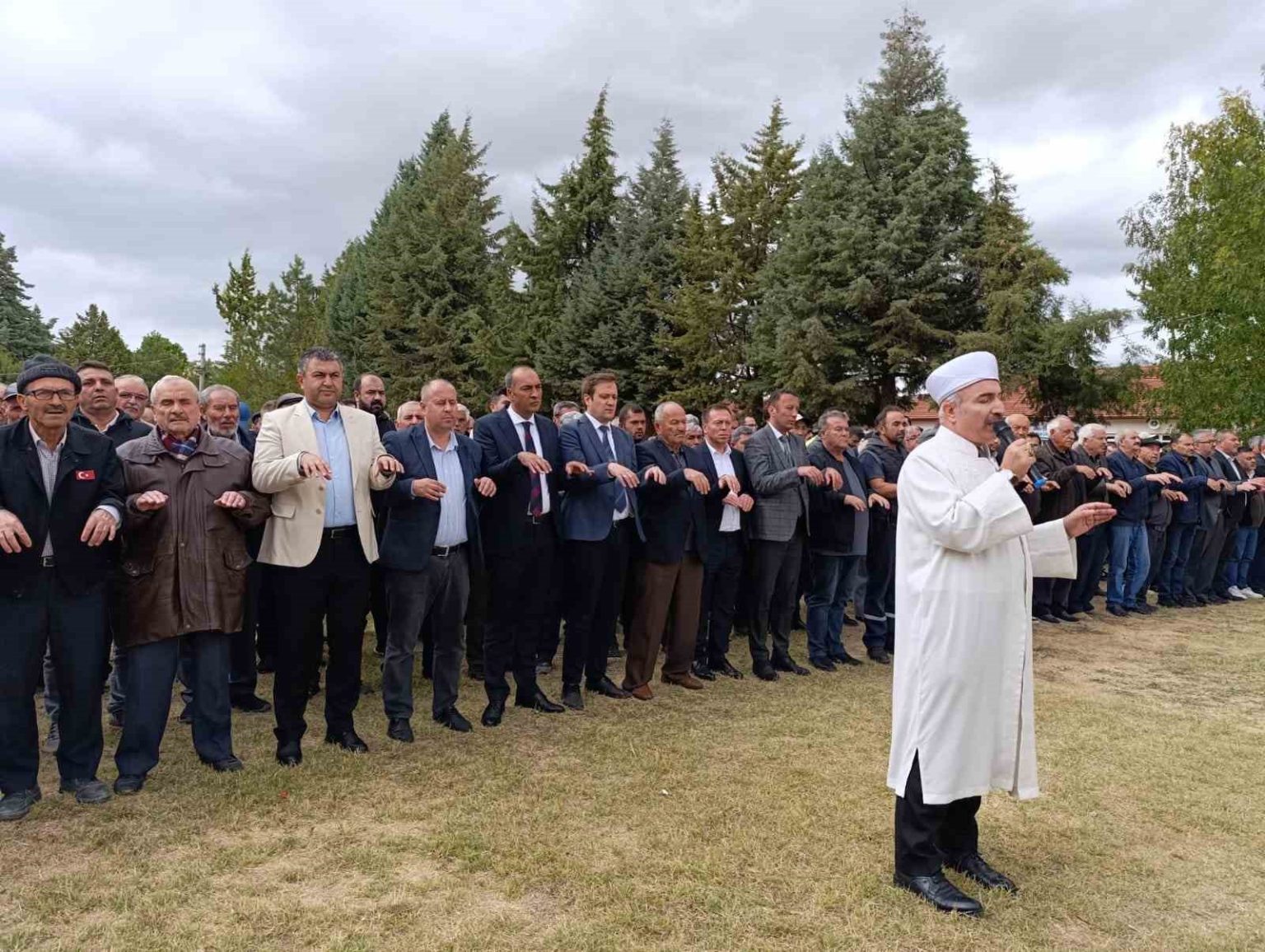 kutahyada-duanin-ardindan-yagan-yagmur-katilimcilarda-buyuk-sevinc-olusturdu