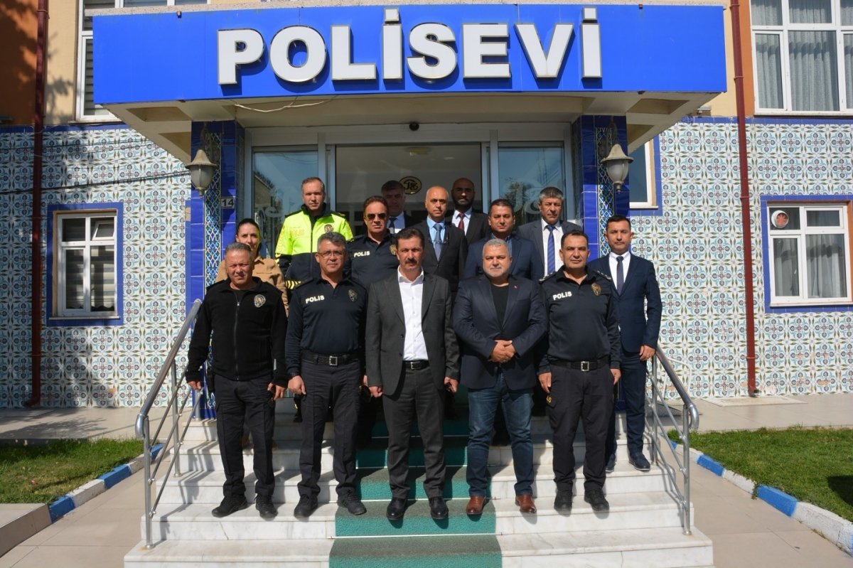 kutahyada-emekliye-ayrilan-il-emniyet-mudur-yardimcisi-oztekine-veda