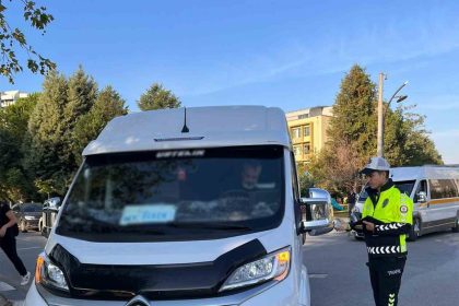 manisada-okul-servis-araclarina-siki-denetim