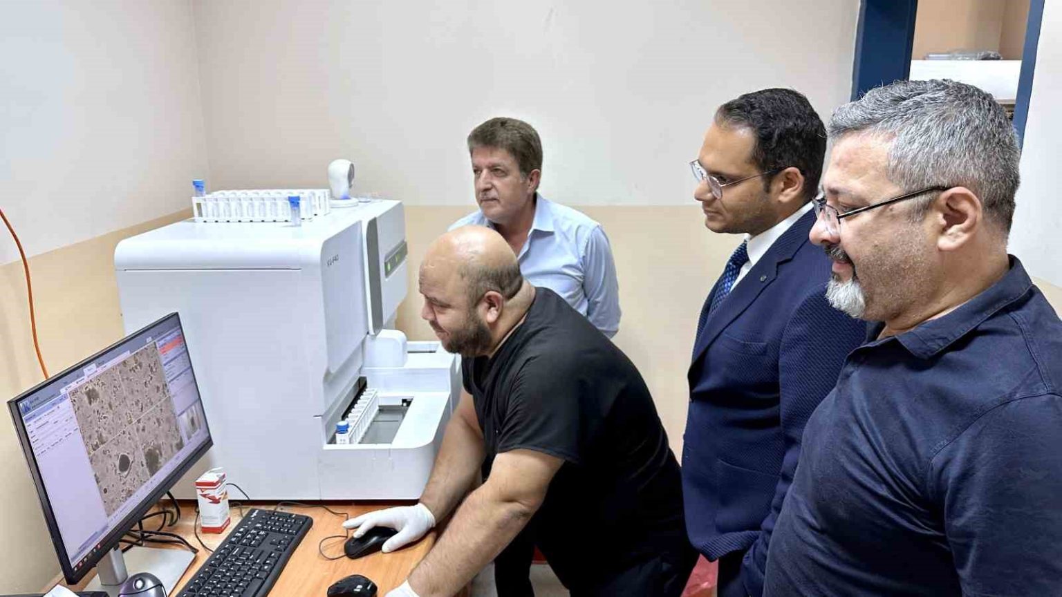 midyat-devlet-hastanesinde-tam-otomatik-gaita-analiz-sistemi-hizmete-alindi