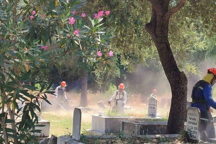 muglada-mezarliklar-temizleniyor