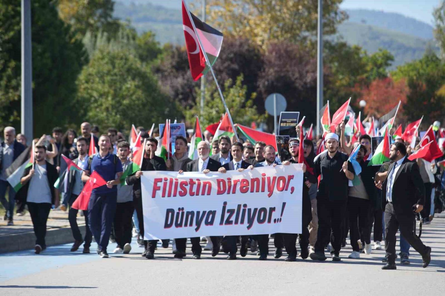 omude-sumud-filosuna-destek-yuruyusu-artik-yeter
