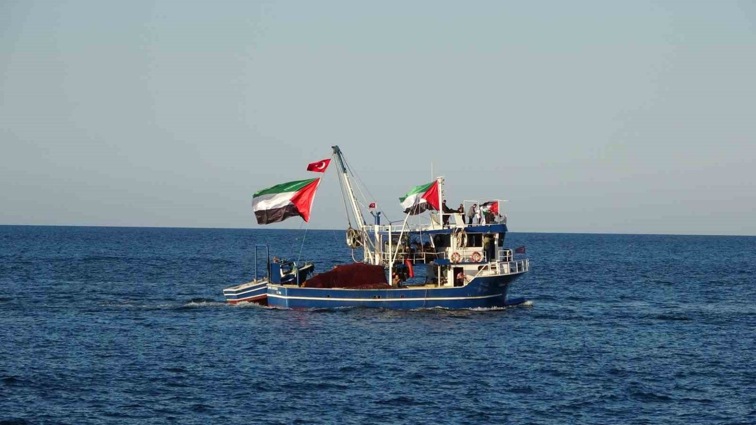 orduda-sumud-filosuna-denizden-ve-karadan-destek