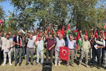 osmaniyede-vatandaslar-sumud-filosu-ve-gazze-halkina-destek-verdi