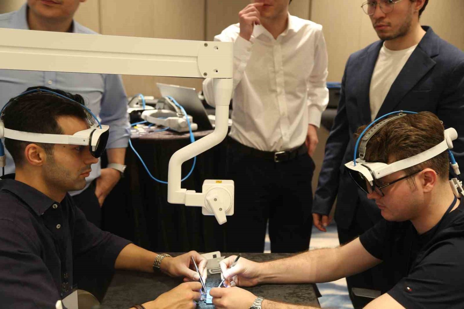 plastik-cerrahlar-izmirde-mikrocerrahi-egitiminde-bulustu