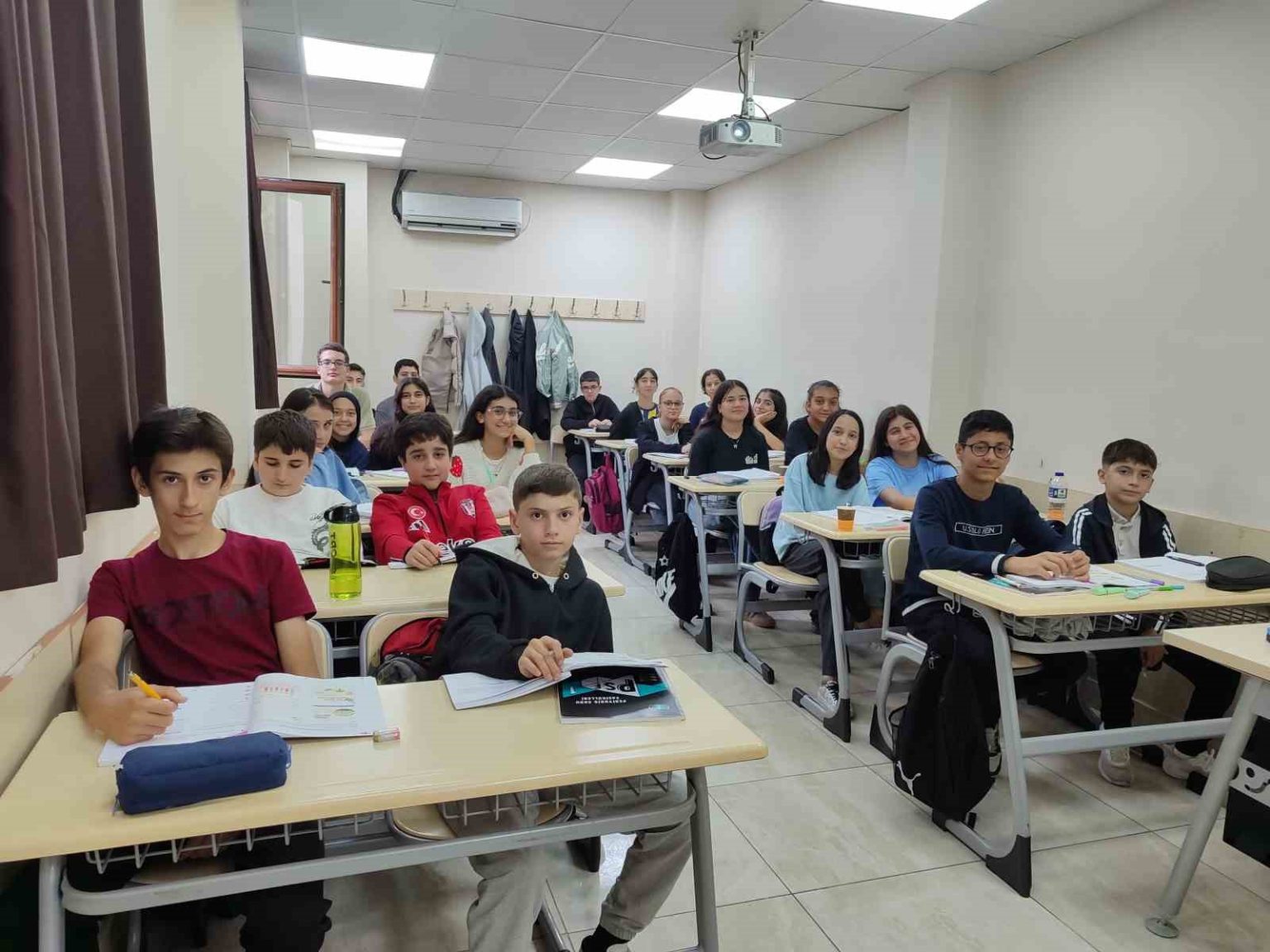 sair-ve-yazar-yavuz-bulent-bakiler-gaziosmanpasa-bilgi-evlerinde-anildi