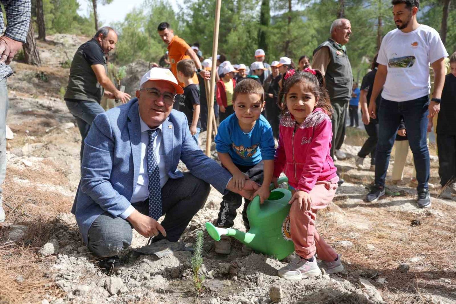 sakin-sehir-camelinin-minik-elleri-dogaya-buyuk-nefes-verdi