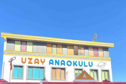 sanliurfada-ihbara-giden-itfaiye-ekiplerine-miniklerden-pasta-surprizi