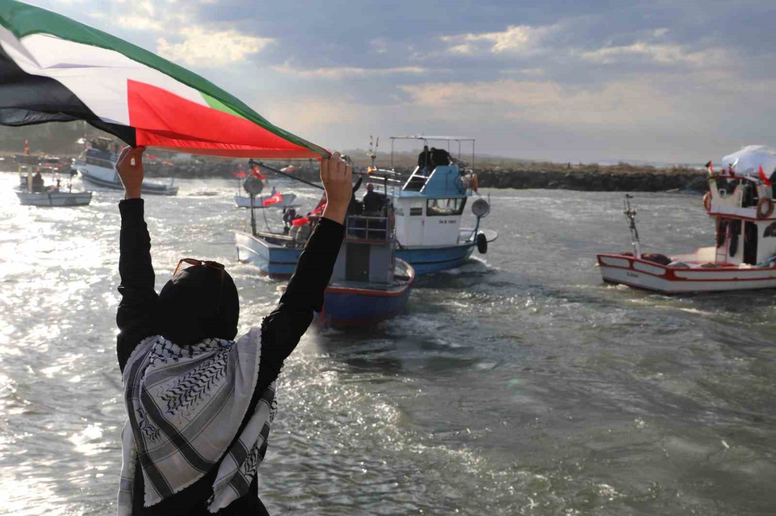 sumud-filosuna-teknelerle-destek-verip-zulme-dur-dediler