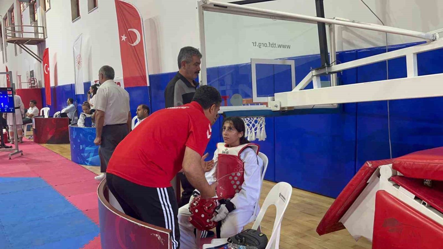 turkiye-kulupler-taekwondo-sampiyonasi-alanyada-basladi