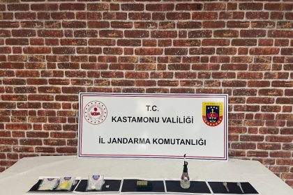 uyusturucu-operasyonunda-yakalanan-4-saniga-8-yil-4-ay-hapis-cezasi