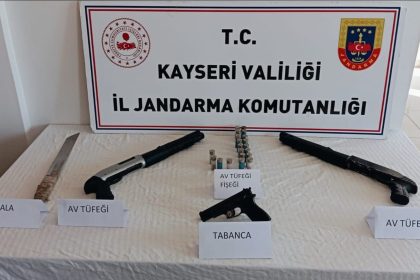 zahir-tacirleri-jandarmadan-kacamadi