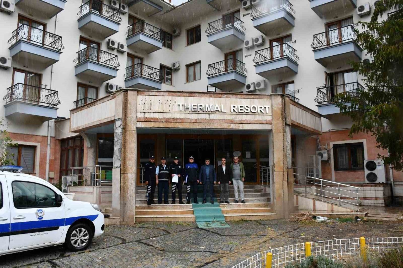 1-yildir-kapali-olan-emet-termal-otel-tahliye-edildi