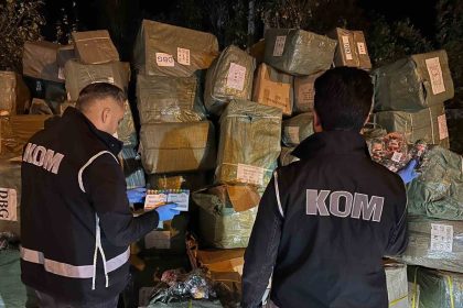 agrida-40-milyon-liralik-kacak-oyuncak-ve-kalem-ele-gecirildi