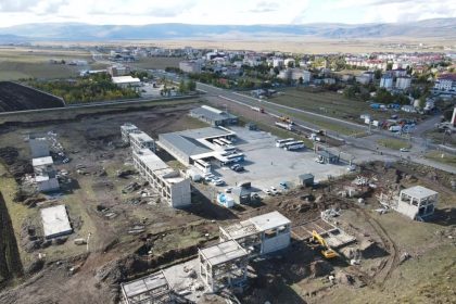 ardahan-belediyesi-galericiler-sitesi-insaati-tum-hiziyla-suruyor