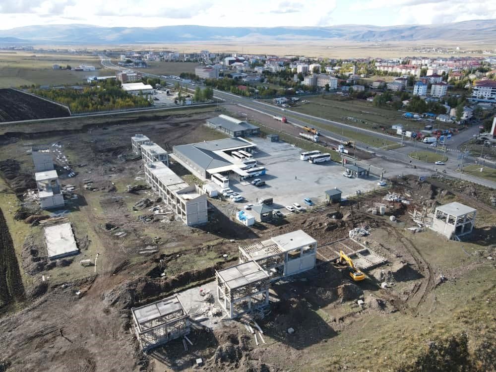 ardahan-belediyesi-galericiler-sitesi-insaati-tum-hiziyla-suruyor