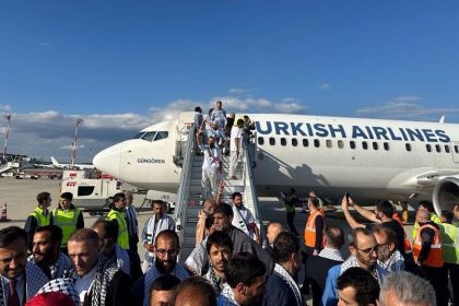 bakan-yerlikaya-36si-turk-137-aktivisti-guven-icinde-istanbula-ulastirdi