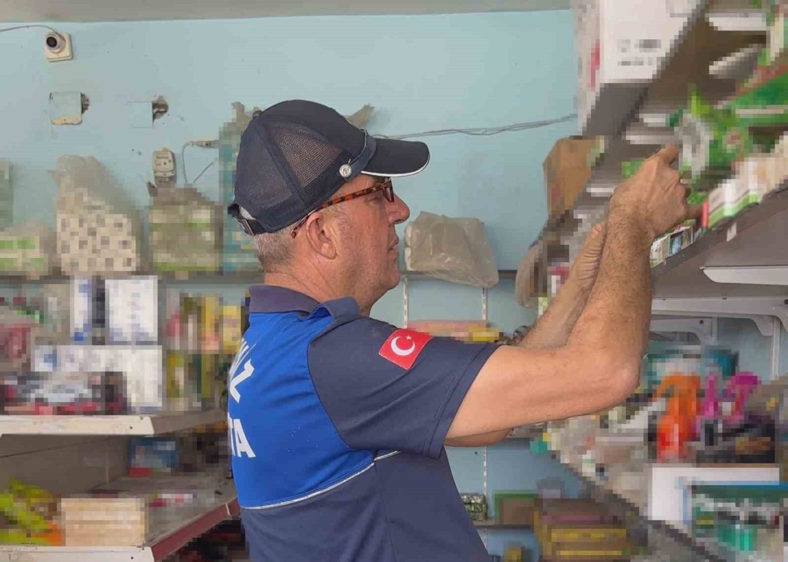 bakkalda-2022-yilina-ait-gida-urunleri-bulundu