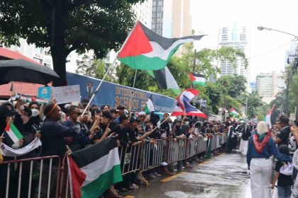 bangkokta-israil-buyukelciligi-onunde-filistine-destek-gosterisi