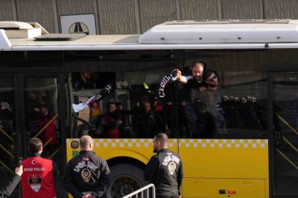 besiktas-taraftari-stadyuma-geldi