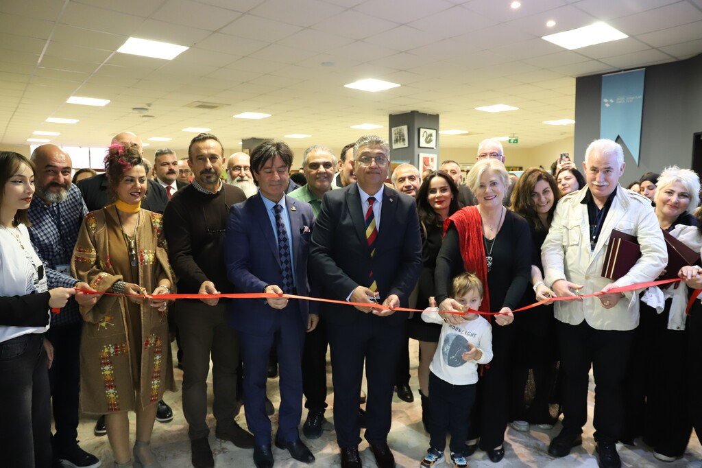 dpude-ahmet-yakupoglu-anisina-uluslararasi-sanat-ve-tasarim-calistayi-sergisi