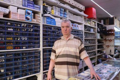 eskisehirin-son-zanaatkari-100-yillik-dikis-makinesini-bile-konusturabiliyor