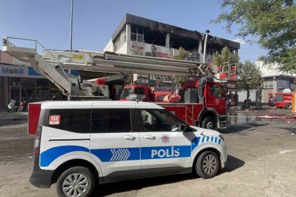 gaziantepte-is-yerinde-cikan-yangini-itfaiye-sondurdu