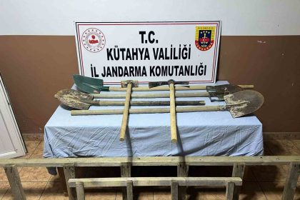 is-makinesiyle-define-arayan-sahislari-jandarma-yakaladi