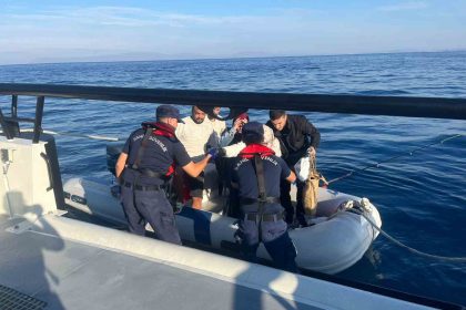 izmir-aciklarinda-44-duzensiz-gocmen-yakalandi