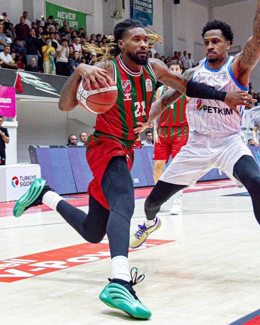 karsiyaka-basketbolun-konugu-merkezefendi