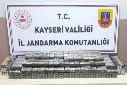kimlik-kontrolu-icin-durdurulan-2-tirdan-560-paket-kacak-sigara-ele-gecirildi