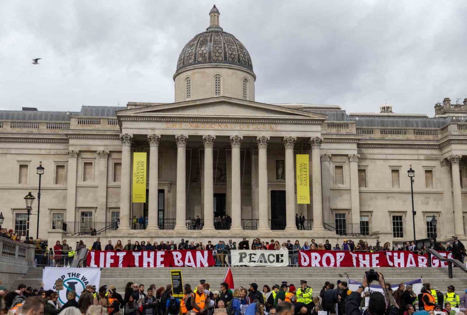 londrada-polisin-filistine-destek-gosterisine-mudahalesinde-175-kisi-gozaltina-alindi