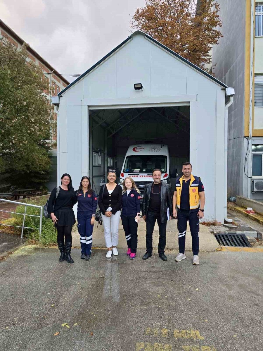 op-dr-ersin-isildidan-acil-saglik-istasyonlarina-ziyaret