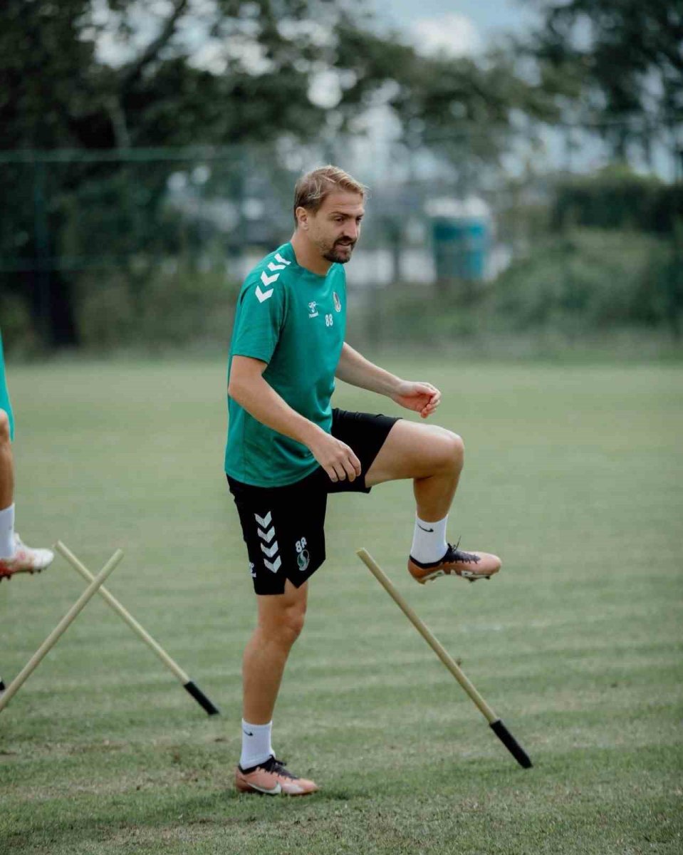 sakaryasporda-caner-erkin-ve-burak-altiparmak-affedildi