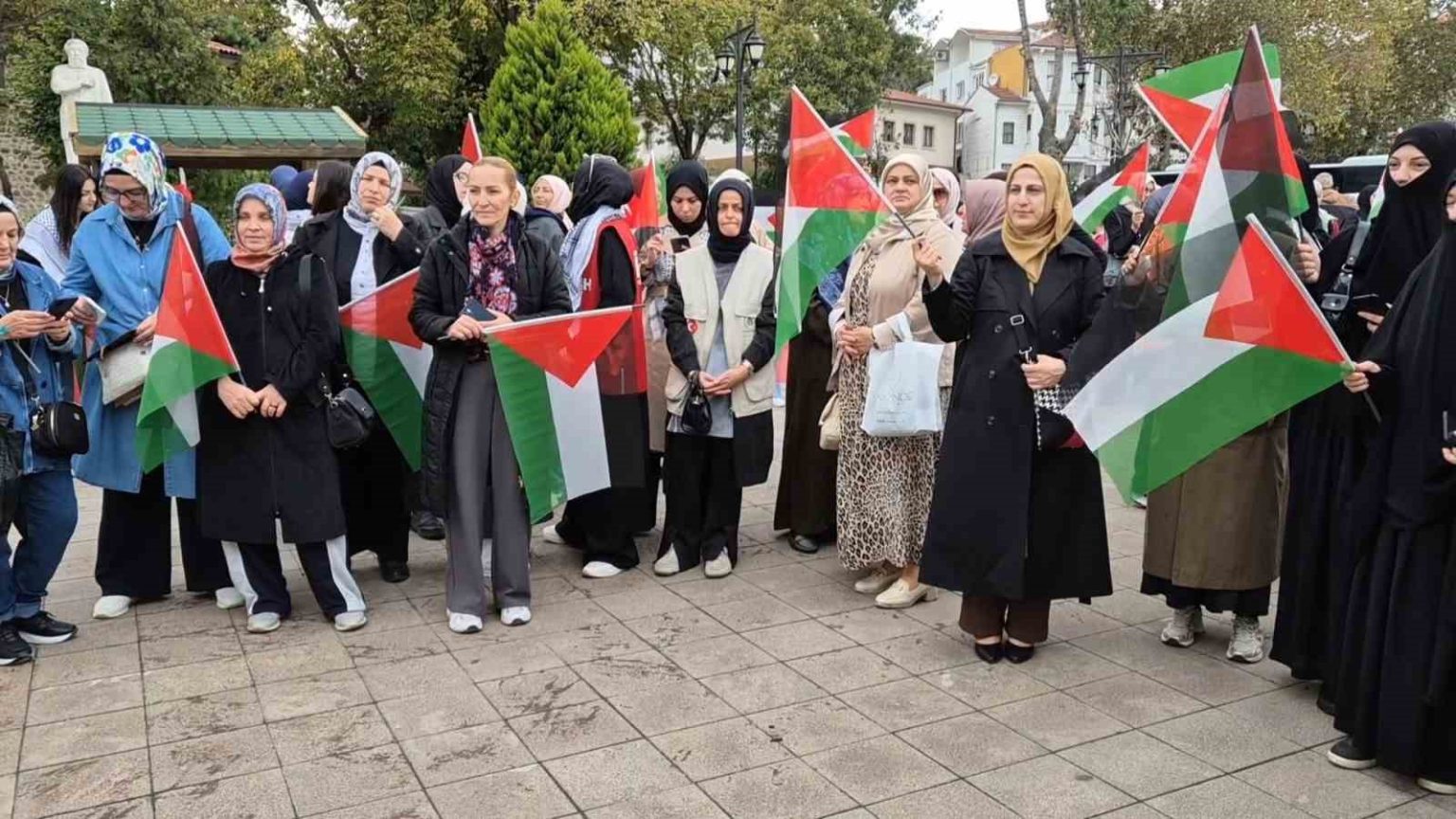 tekirdagda-cocuklardan-gazze-icin-resimli-destek