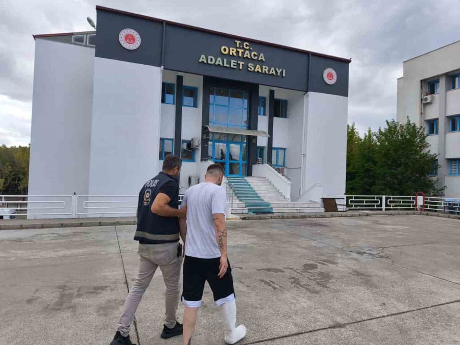 uyusturucu-operasyonlarinda-12-tutuklama