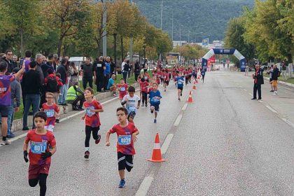 12-eker-i-run-bursada-buyuk-bir-spor-solenine-donustu