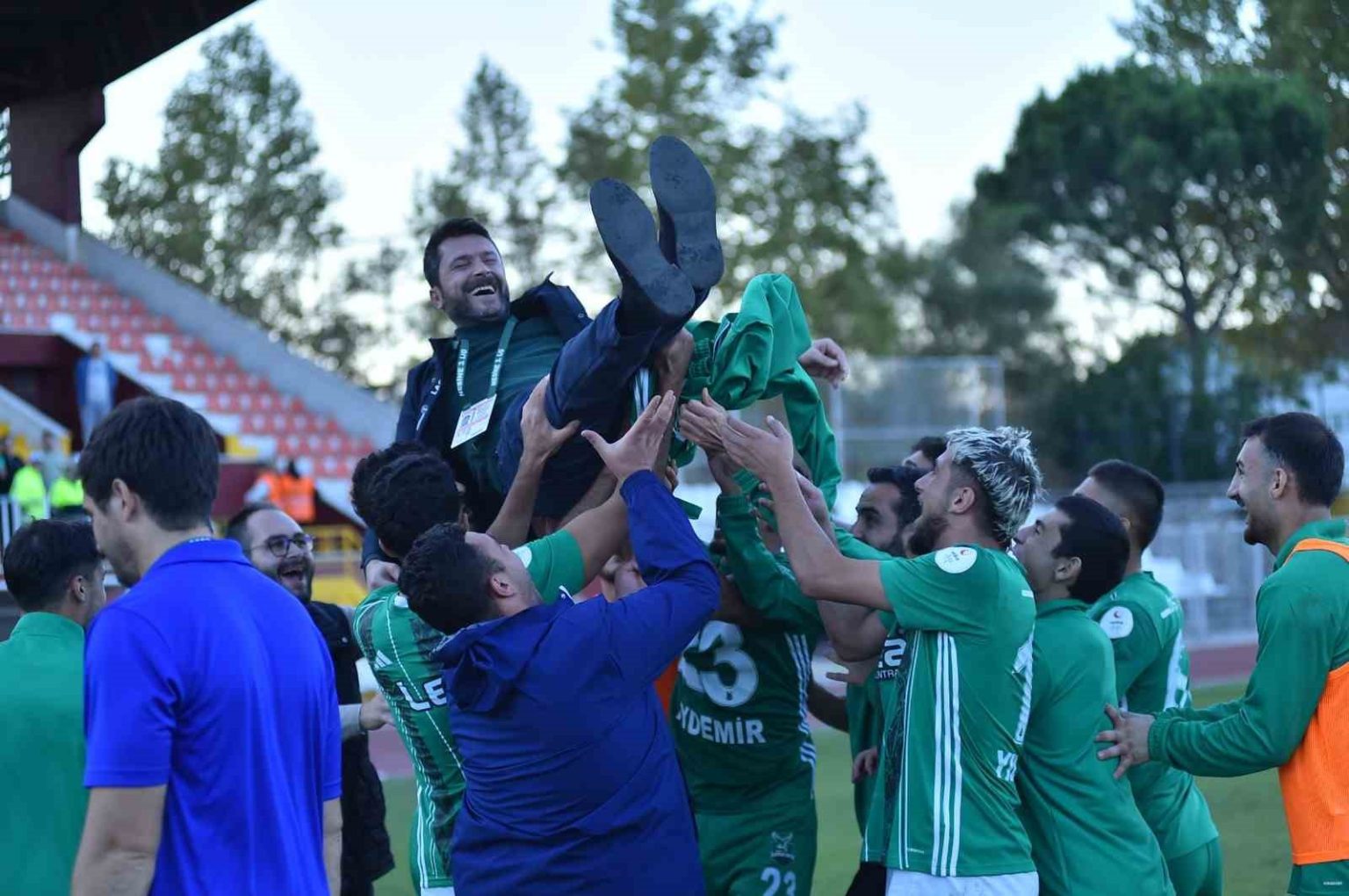 8-kisi-kalan-kafkasspor-2-1-galip-gelmeyi-bildi